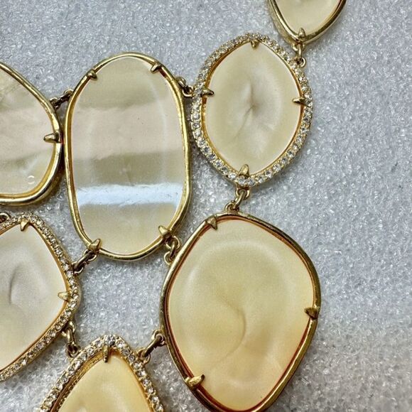 Stella & Dot Fiona Bib Necklace Gold & Ivory 16" + 2" Extender EUC - Picture 6 of 12